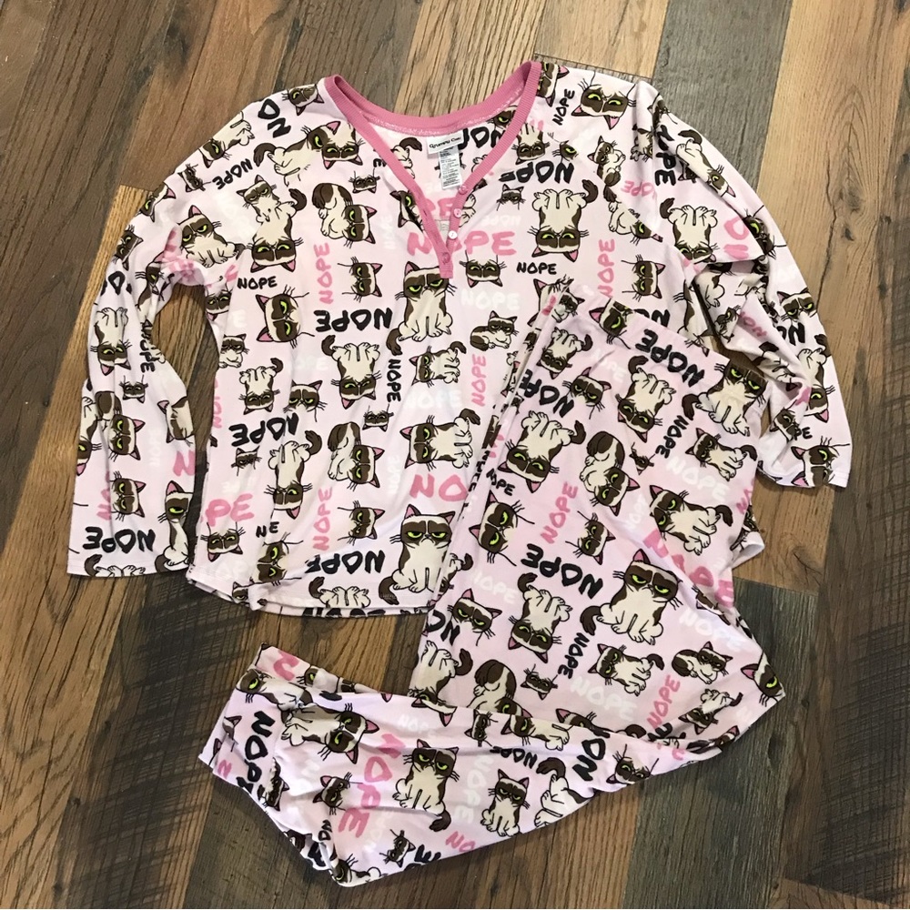 Grumpy Cat NOPE Print 2 Piece Velour Pink Pajama Set Plus Size 3X - 22W-24W